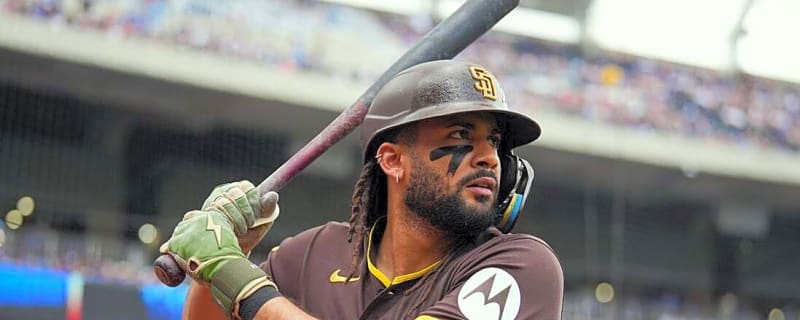 Padres, struggling on the road, look to avoid sweep in Kansas City