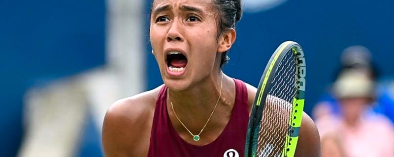 Leylah Fernandez ends top-10 drought with Mirra Andreeva upset in Toronto