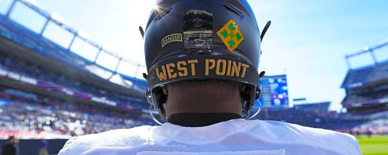 Army S Larry Pickett Jr. rescues man from burning car