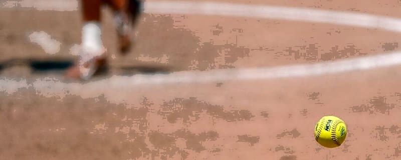 Two late homers carry Alabama past UCLA at WCWS