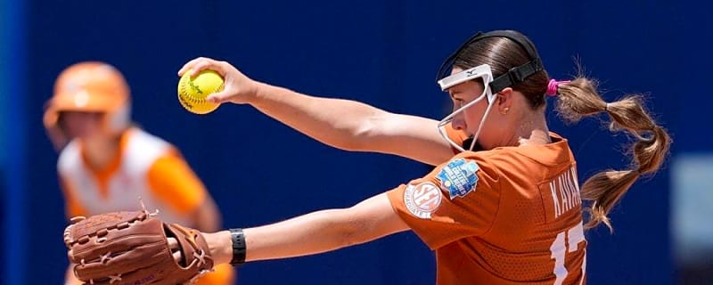 Teagan Kavan, Texas shut out Tennessee, advance to WCWS finals