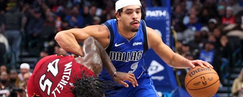 Mavericks earn season-best third straight win by downing Heat