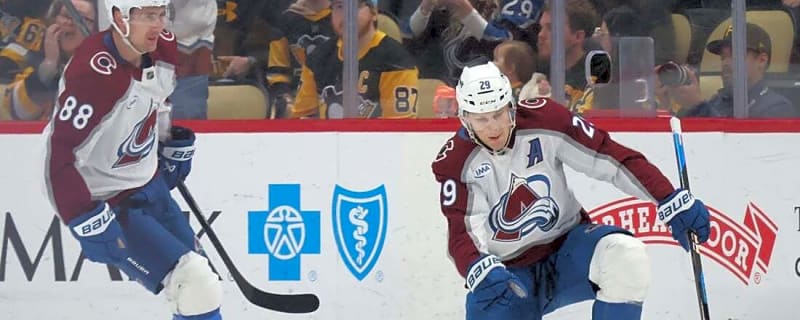 Avs go for two-game sweep of Jets with President's Trophy in sight
