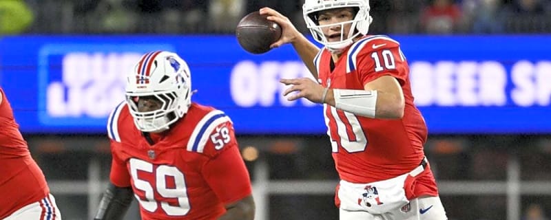 Patriots extend win streak to 10 games, beat down hapless Giants