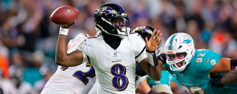 Lamar Jackson throws for 4 TDs in return as Ravens rout Dolphins