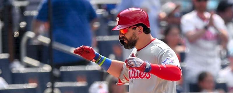 Kyle Schwarber's 30th homer lifts Phillies past skidding Mets