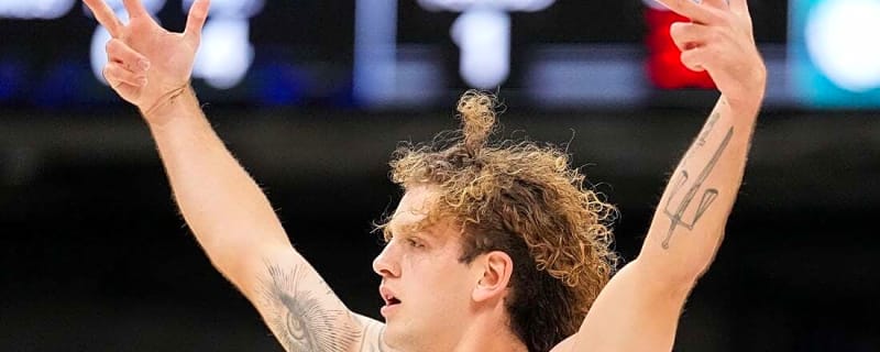 Butler overwhelms Chicago State with 17 3-pointers