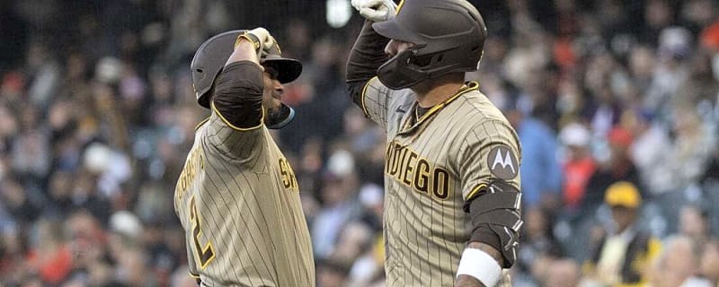 Padres slug their way past Giants