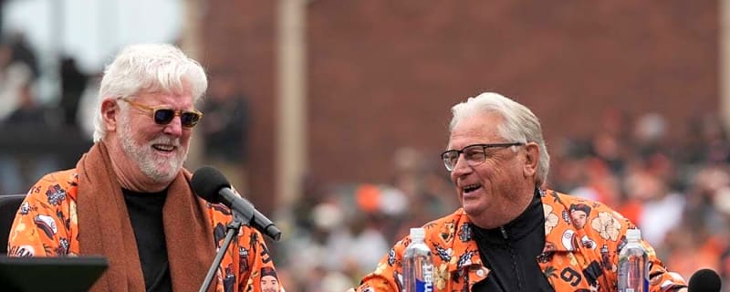 Era ends for Giants as Dodgers roll on to postseason