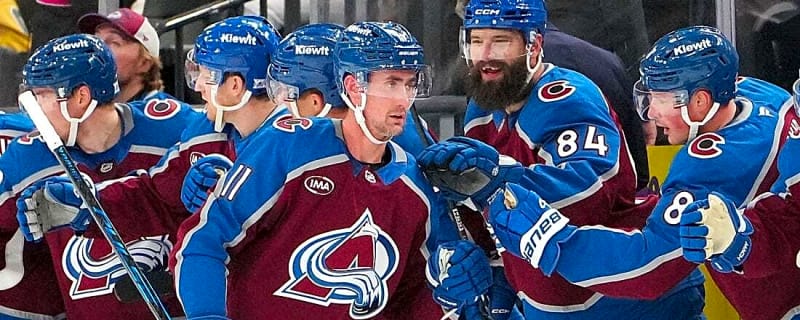 Battle of hot Islanders, Avalanche also a reunion game