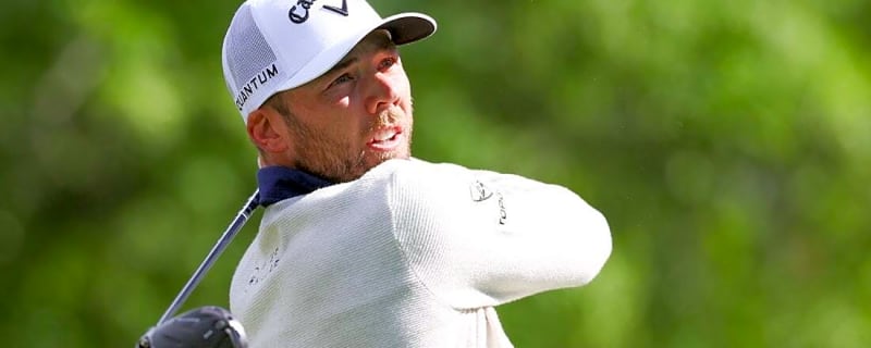 Sam Burns torches par 5s to grab early Masters lead