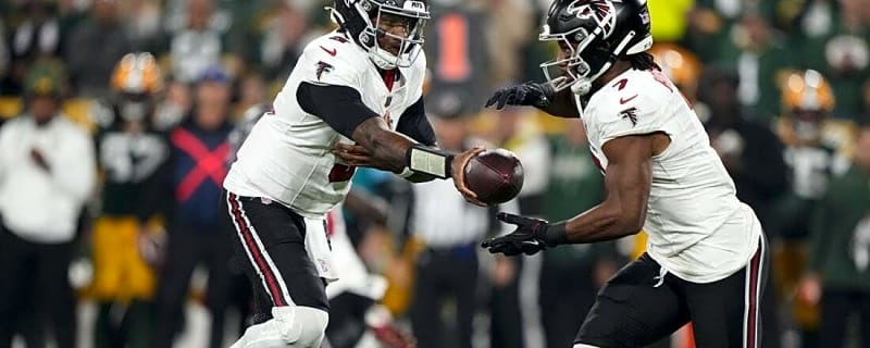 Bijan Robinson, Drake London lead Falcons to dominant win over Packers