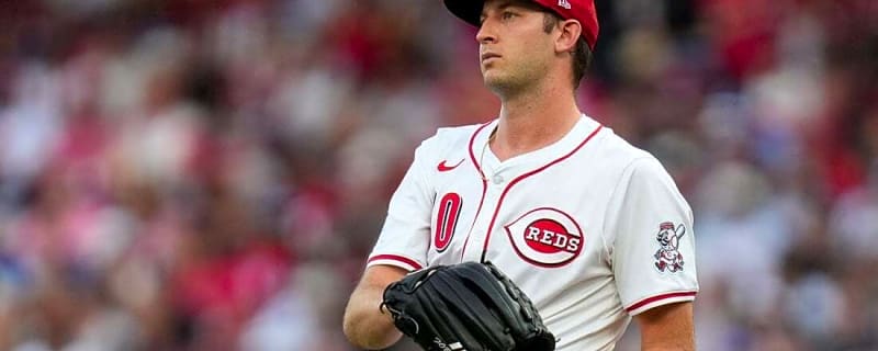 Reds place LHP Nick Lodolo (finger) on 15-day IL