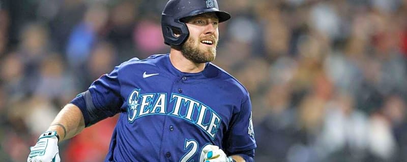 Luke Raley's career night powers Mariners past White Sox