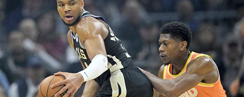Bucks&#39; Giannis Antetokounmpo headed for MRI on groin