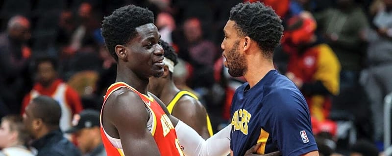 Hawks sign veteran C Tony Bradley