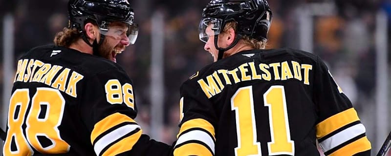David Pastrnak scores 2 goals, Bruins thrash Predators