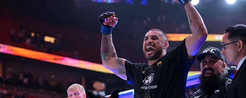 Injured Carlos Ulberg pulls off improbable title victory
