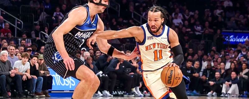 Knicks pull away from Magic, remain almost perfect at home