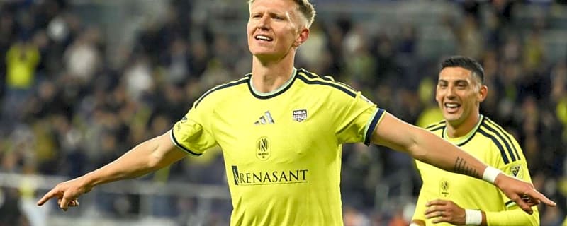 Sam Surridge scores twice, Nashville opens season with New England rout