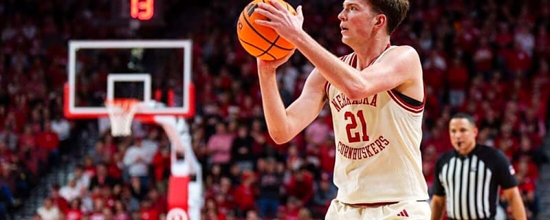 No. 7 Nebraska remains perfect, rolling past Washington