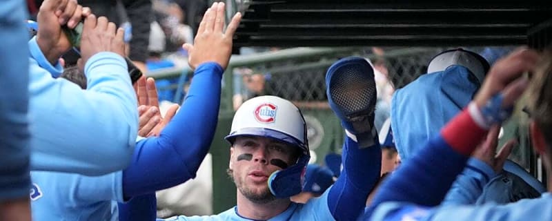 Cubs 2B Nico Hoerner departs vs. D-backs with neck tightness