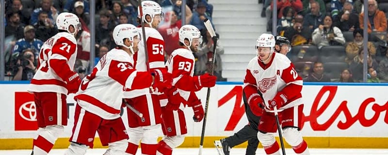 Lucas Raymond's 3-point effort propels Red Wings past skidding Canucks