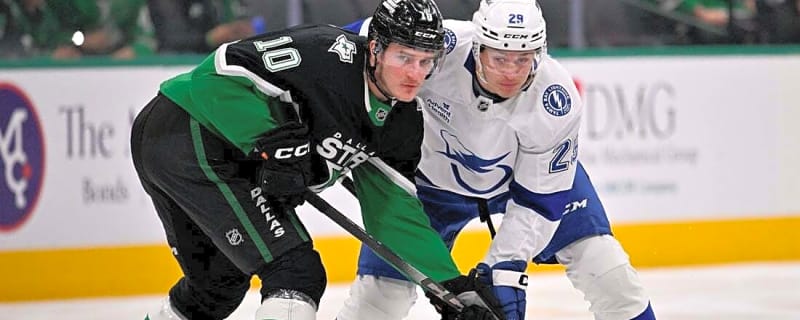 Lightning run point streak to 13 games with thorough win over Stars