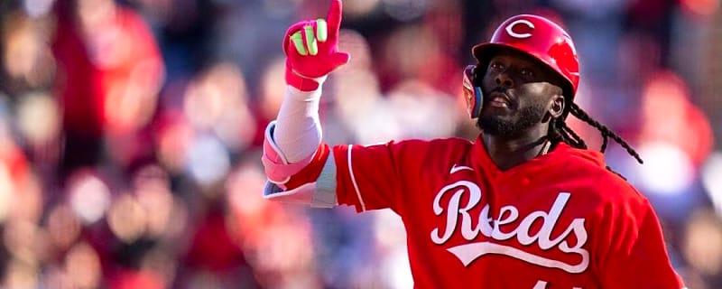 Reds come through in 11th, beat Red Sox for first win of season