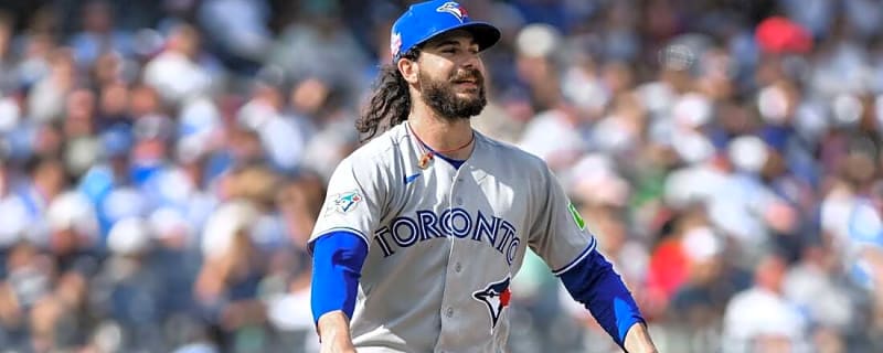 Jays' Dylan Cease takes no-hitter into seventh in win over Yankees