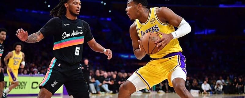 Spurs guard Stephon Castle exits game with pelvis injury