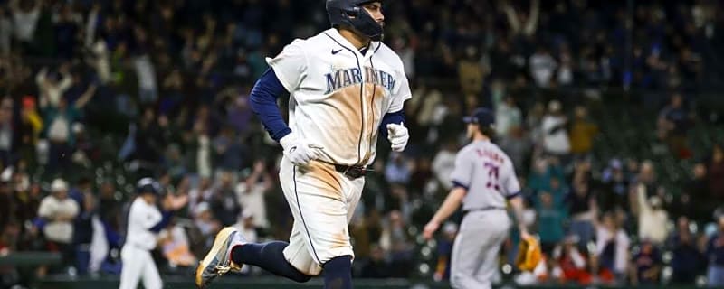 Josh Naylor's walk-off single in 10th propels Mariners past Astros