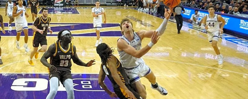 Nick Martinelli, Northwestern run past Valparaiso