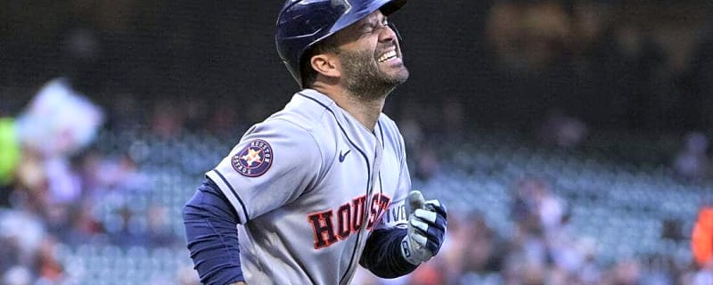 Astros 2B Jose Altuve headed for more tests on injured foot
