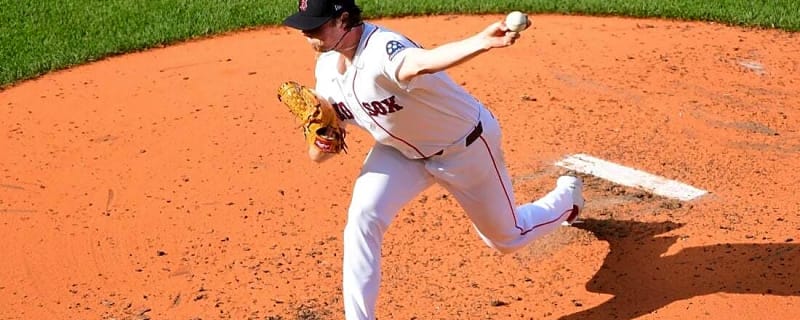 Red Sox use two-out hits to slay Giants