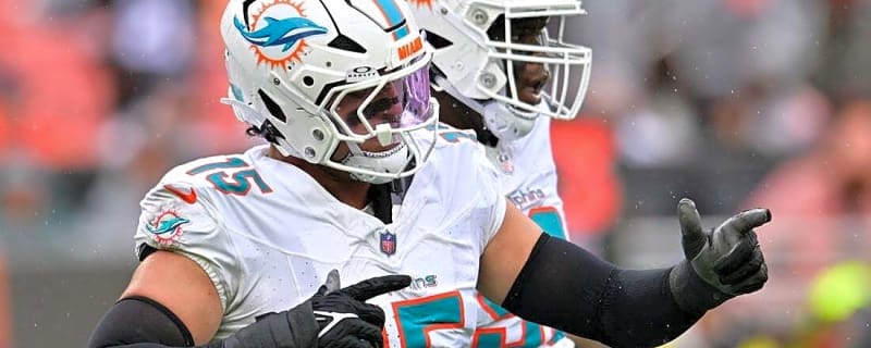 Reports: Eagles trade for Dolphins DE Jaelan Phillips