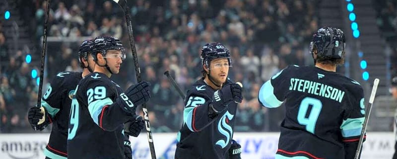 Kraken squander third-period lead, bounce back to top Mammoth