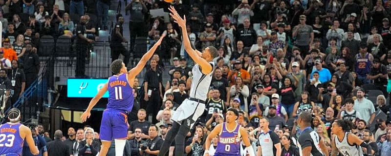 Victor Wembanyama's late hoop caps Spurs' rally vs. Suns