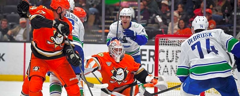 Canucks halt 10-game skid with late 3-goal rally, OT win vs. Ducks