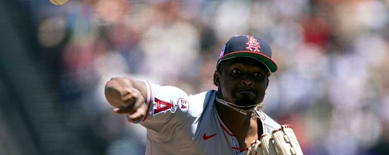 Mike Trout's 4-hit game helps Angels down Giants