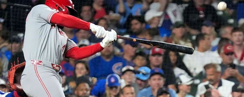 Reds blast 4 homers in victory over Cubs