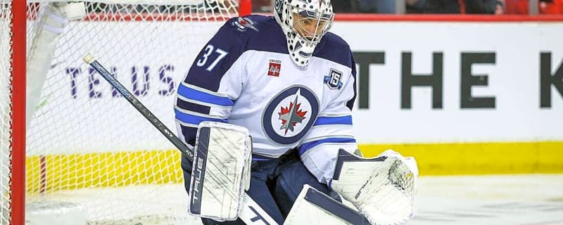 Report: Jets G Connor Hellebuyck (knee) out 4-6 weeks