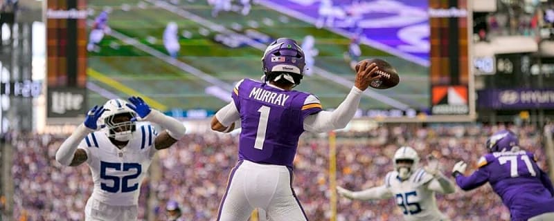 Vikings take over late to edge Colts, move to 6-0