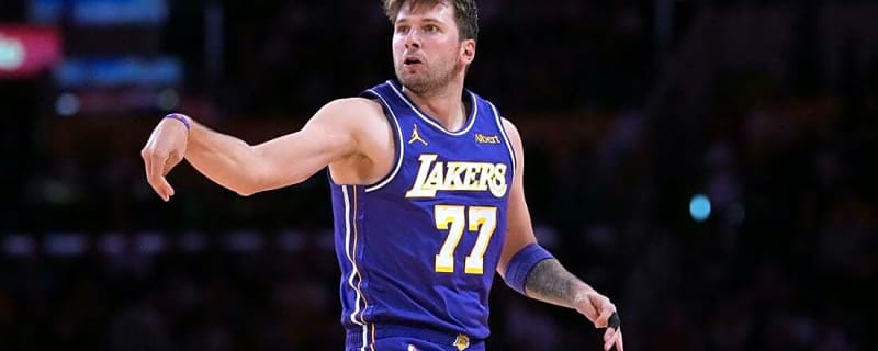 Lakers' Luka Doncic (back) to miss game vs. Clippers