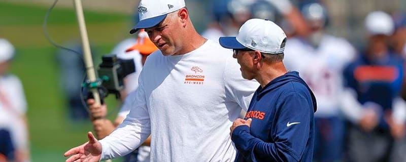 Reports: Broncos fire OC Joe Lombardi