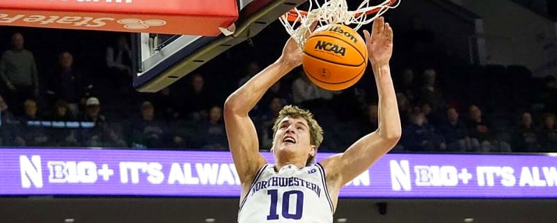 Nick Martinelli's late free throws lift Northwestern over DePaul
