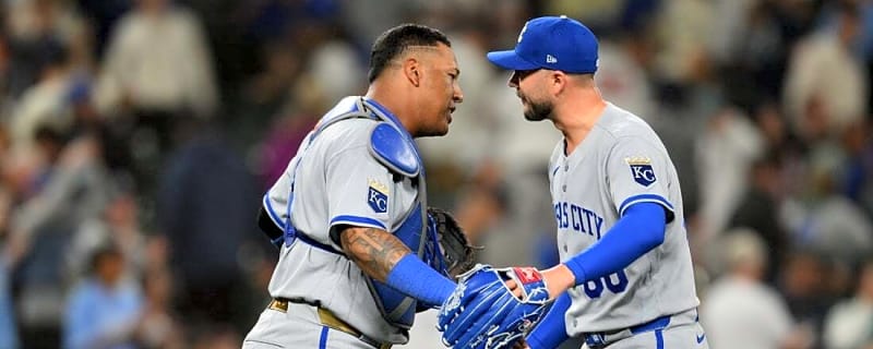 Royals pull out victory over Mariners in slugfest