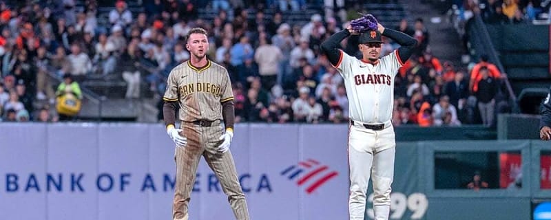 Padres pull away from Giants with seventh-inning surge