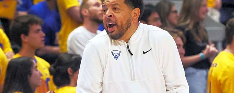 Pittsburgh pulls away late from Youngstown State