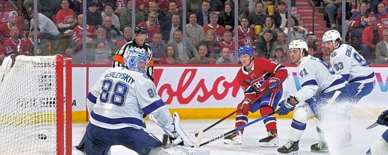 Cole Caufield scores 50th goal; Canadiens tally late to edge Lightning